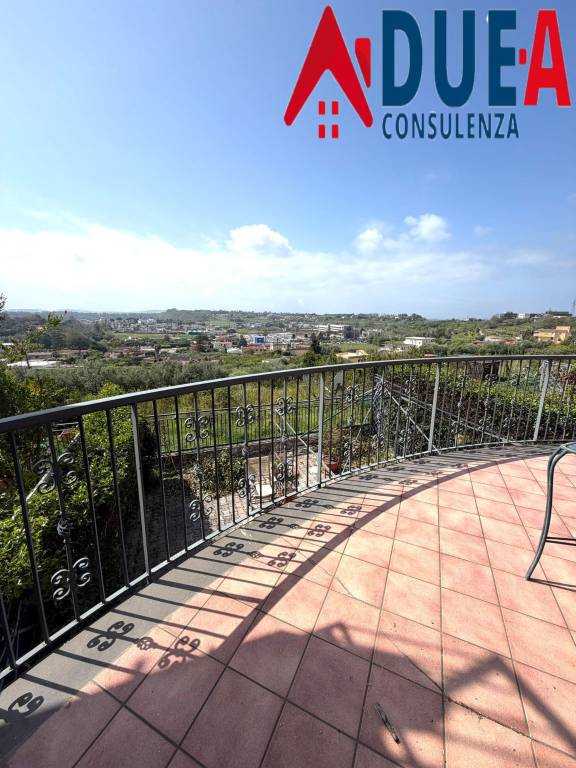casa indipendente in vendita a Pozzuoli in zona Licola Lido