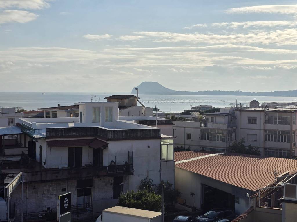 appartamento in vendita a Pozzuoli in zona Arco Felice