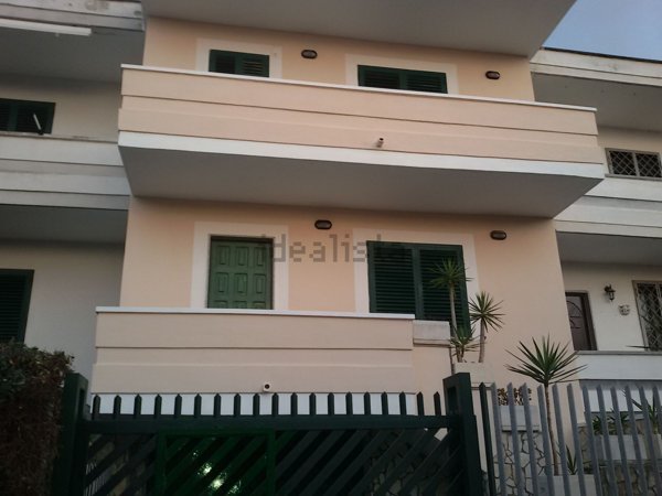 casa indipendente in vendita a Pozzuoli