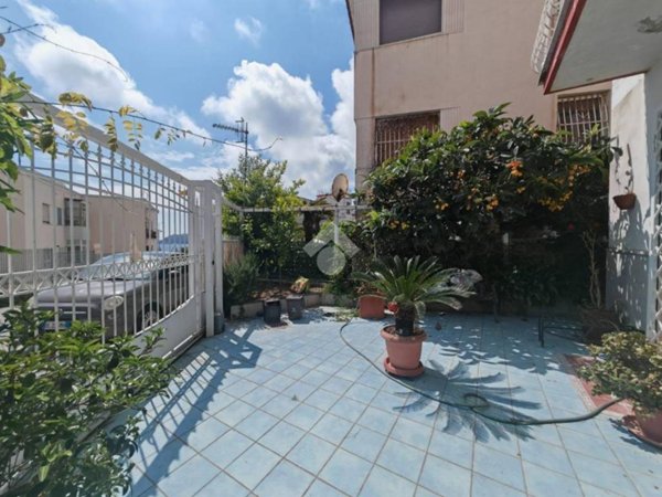 appartamento in vendita a Pozzuoli in zona Lucrino
