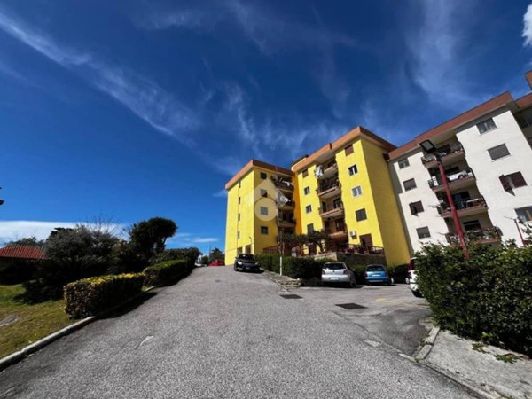 appartamento in vendita a Pozzuoli in zona Monterusciello