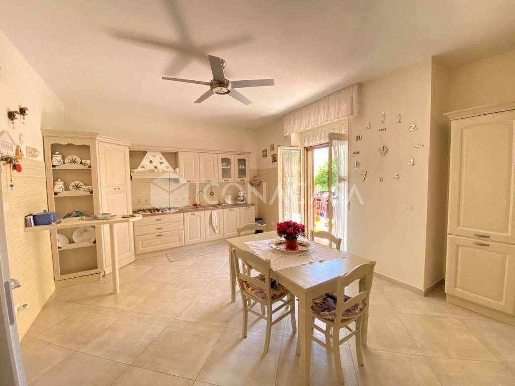 appartamento in vendita a Pozzuoli in zona Arco Felice