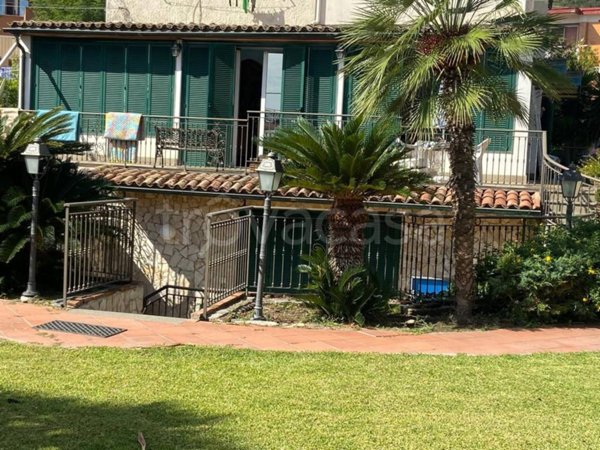 appartamento in vendita a Pozzuoli in zona Arco Felice