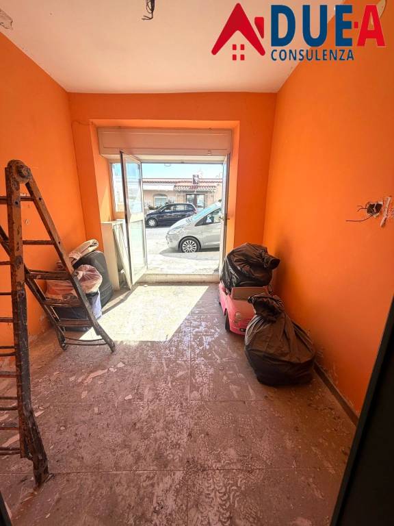negozio in vendita a Pozzuoli in zona Licola Lido