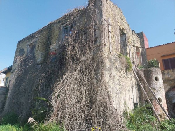 casale in vendita a Pozzuoli
