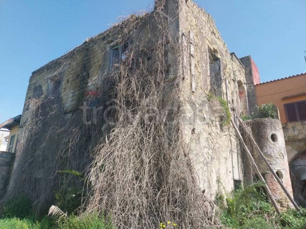 casale in vendita a Pozzuoli