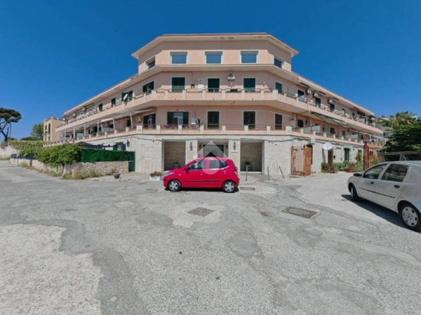 appartamento in vendita a Pozzuoli in zona Arco Felice
