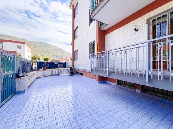 appartamento in vendita a Pozzuoli in zona Toiano