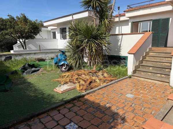 casa indipendente in vendita a Pozzuoli