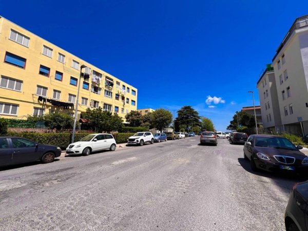 appartamento in vendita a Pozzuoli in zona Monterusciello