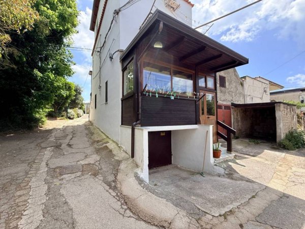 appartamento in vendita a Pozzuoli in zona Cuma