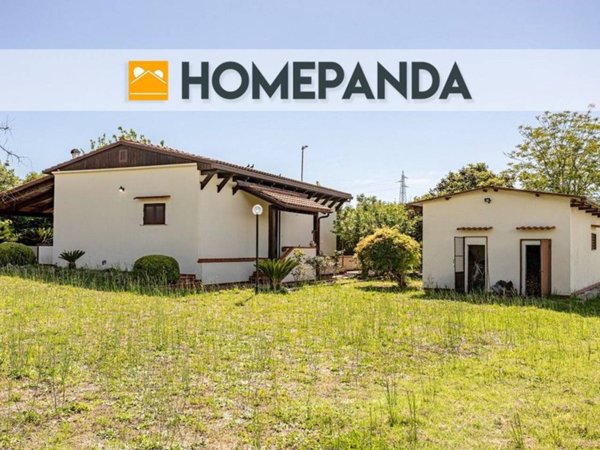 casa indipendente in vendita a Pozzuoli in zona Arco Felice