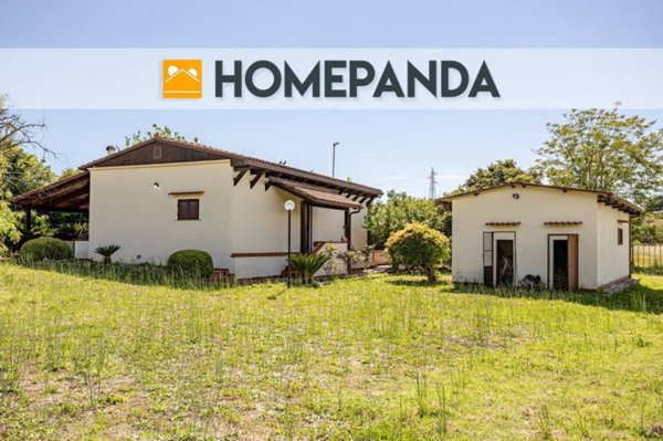 casa indipendente in vendita a Pozzuoli in zona Arco Felice