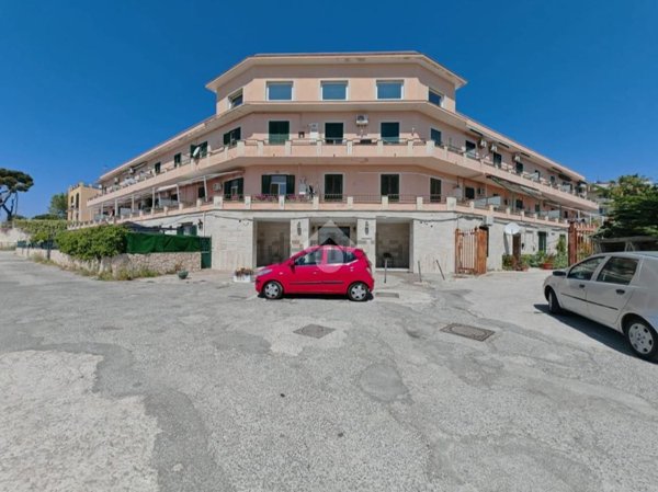 appartamento in vendita a Pozzuoli in zona Arco Felice