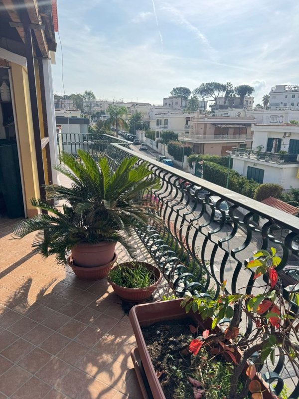 appartamento in vendita a Pozzuoli in zona Arco Felice