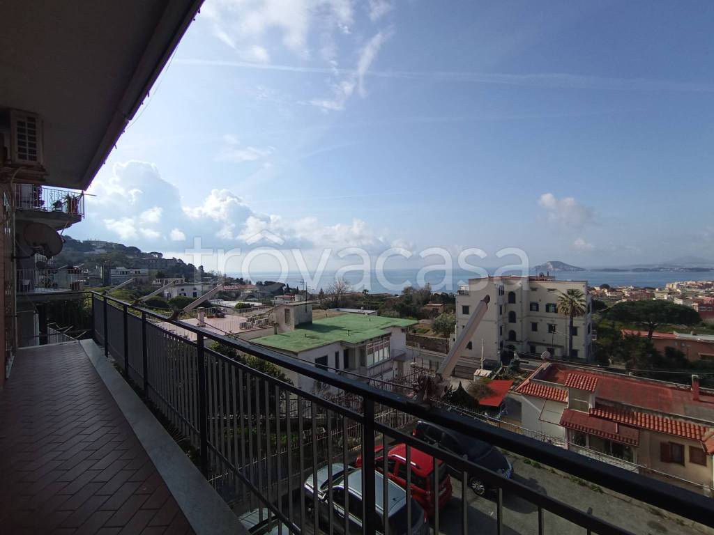 appartamento in vendita a Pozzuoli in zona Solfatara