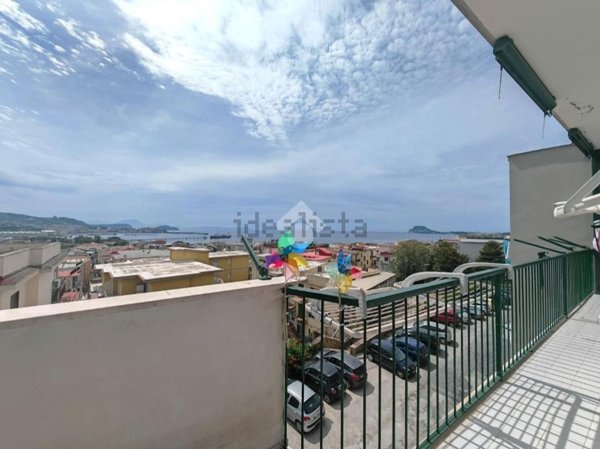 appartamento in vendita a Pozzuoli in zona Arco Felice