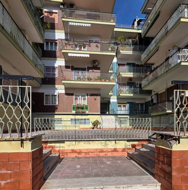 appartamento in vendita a Pozzuoli in zona Solfatara