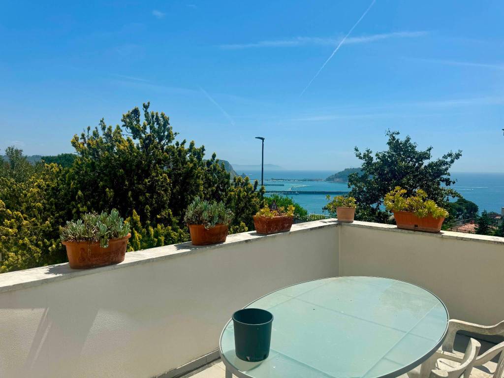 casa indipendente in vendita a Pozzuoli