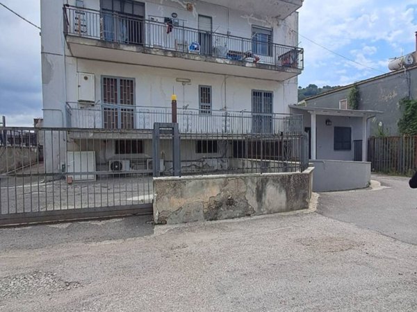 appartamento in vendita a Pozzuoli in zona Pisciarelli