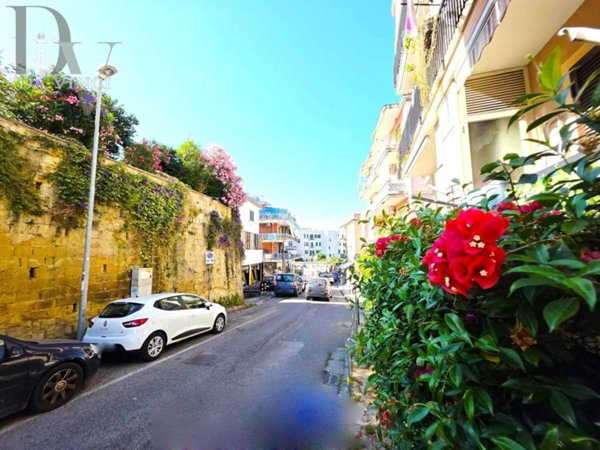 appartamento in vendita a Pozzuoli in zona Arco Felice