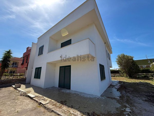 casa indipendente in vendita a Pozzuoli in zona Cuma