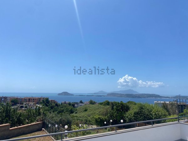 casa indipendente in vendita a Pozzuoli in zona Solfatara