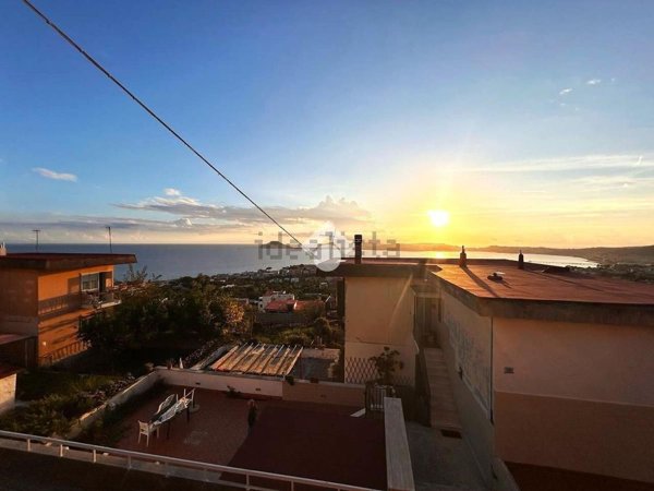appartamento in vendita a Pozzuoli in zona Solfatara