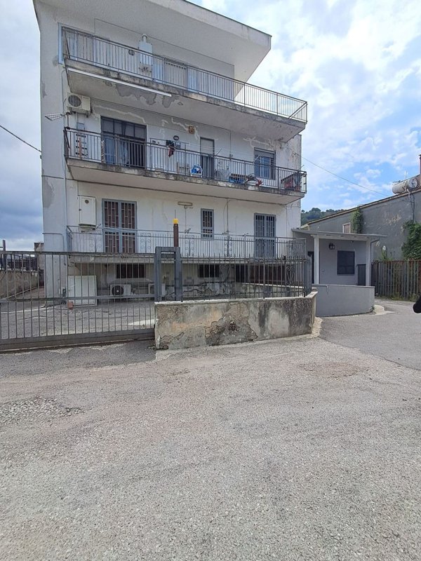 appartamento in vendita a Pozzuoli in zona Pisciarelli