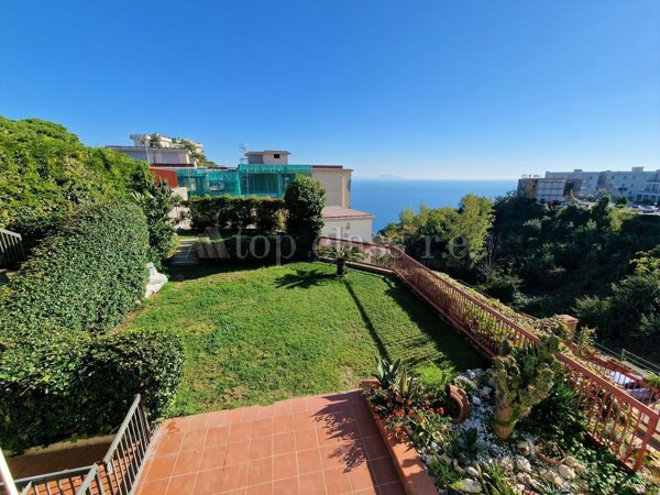 appartamento in vendita a Pozzuoli