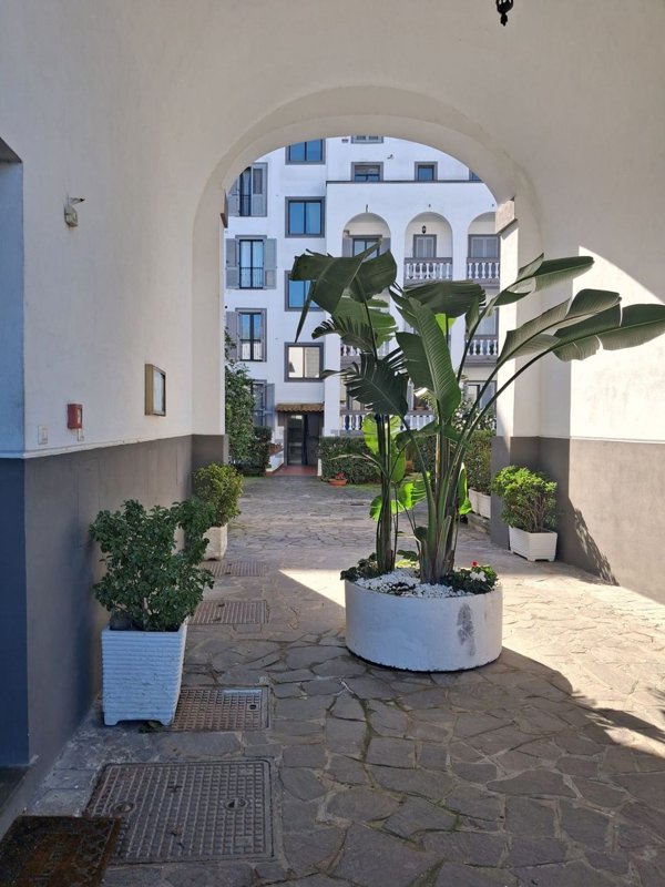 appartamento in vendita a Pozzuoli in zona Solfatara