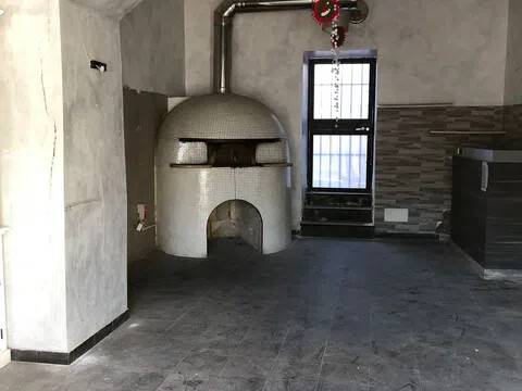 negozio in vendita a Pozzuoli