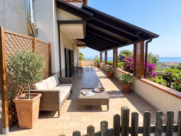 casa indipendente in vendita a Pozzuoli