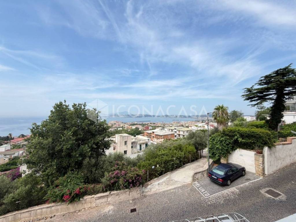appartamento in vendita a Pozzuoli in zona Solfatara
