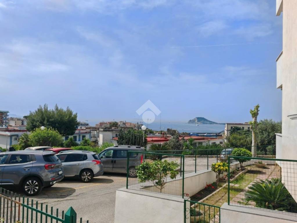 appartamento in vendita a Pozzuoli