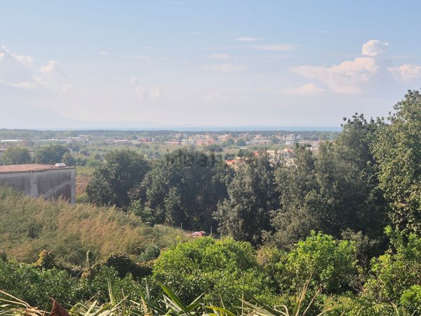 casa indipendente in vendita a Pozzuoli in zona Monterusciello