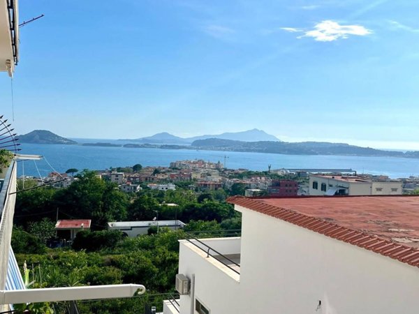 appartamento in vendita a Pozzuoli in zona Solfatara