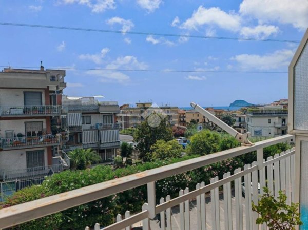 appartamento in vendita a Pozzuoli in zona Toiano