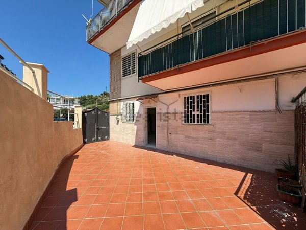appartamento in vendita a Pozzuoli in zona Lucrino
