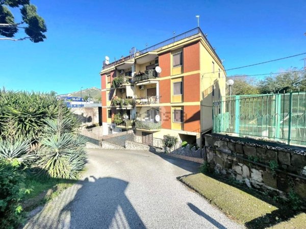 appartamento in vendita a Pozzuoli in zona Lucrino