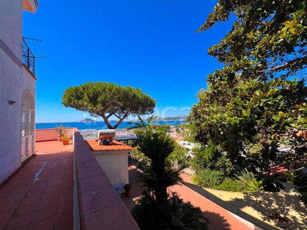 appartamento in vendita a Pozzuoli