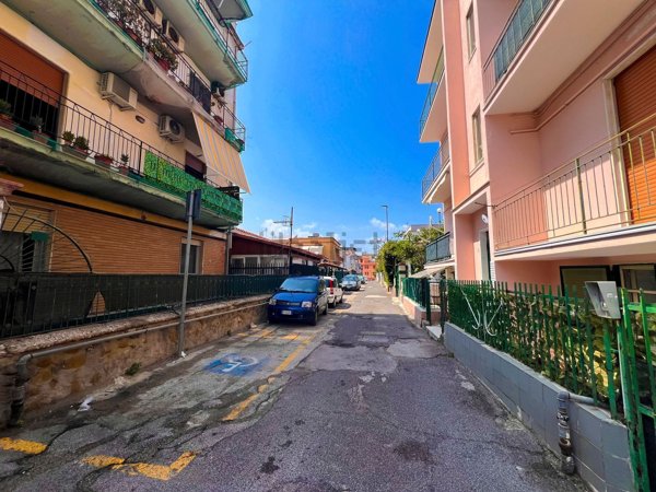 appartamento in vendita a Pozzuoli in zona Toiano