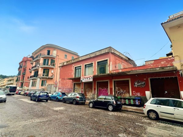 ufficio in vendita a Pozzuoli