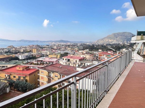 appartamento in vendita a Pozzuoli in zona Solfatara
