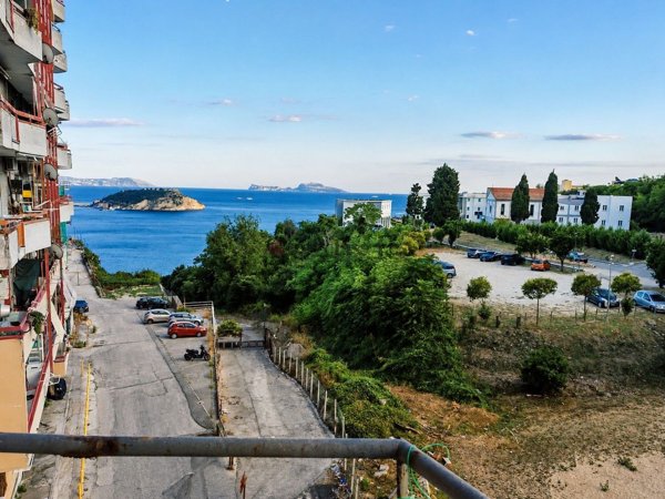 appartamento in vendita a Pozzuoli in zona Solfatara