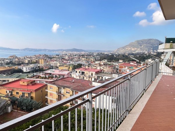 appartamento in vendita a Pozzuoli in zona Solfatara