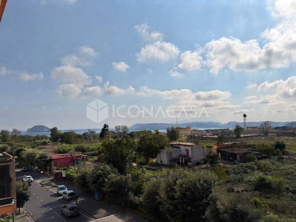 appartamento in vendita a Pozzuoli in zona Solfatara
