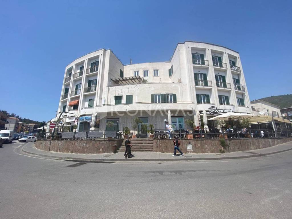 appartamento in vendita a Pozzuoli in zona Lucrino