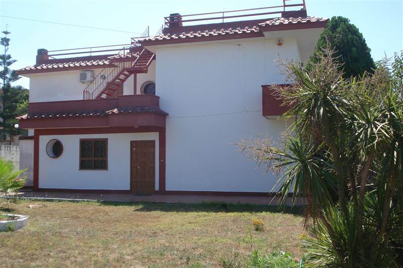 casa indipendente in vendita a Pozzuoli in zona Monterusciello