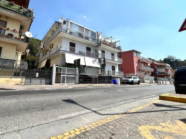 appartamento in vendita a Pozzuoli in zona Lucrino